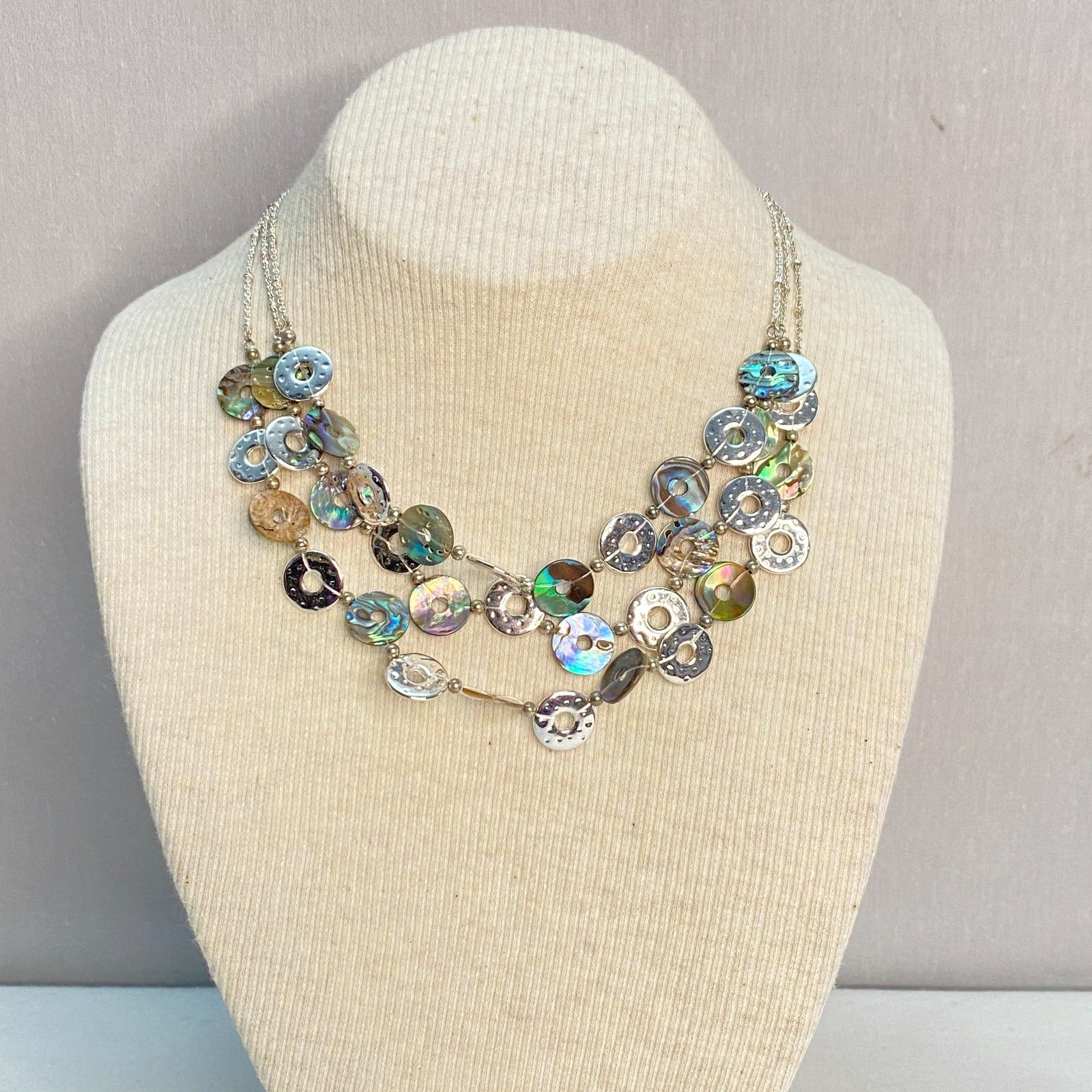 Chaps Three Standed Collar Necklace Silver Tone And Abelone Doughnut Disc Beads 31$